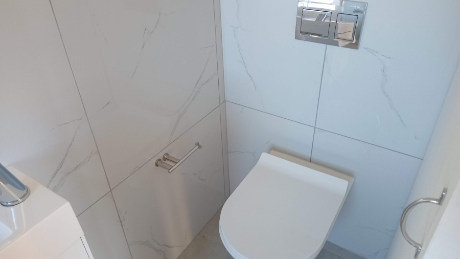 1 Bedroom Property for Sale in Table View Western Cape